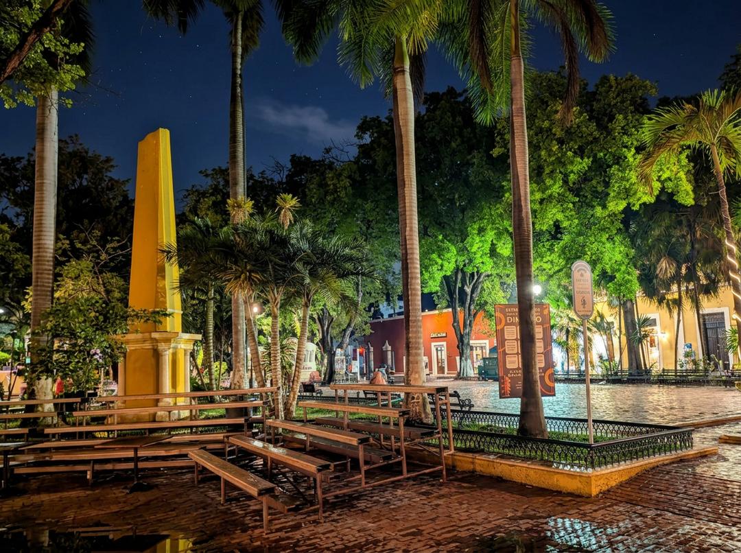 Parroquia de Santa Lucía y jardineras